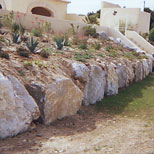 Entretien des espaces verts jardin parc à Fontvieille 13 PACA Le jardin des Alpilles